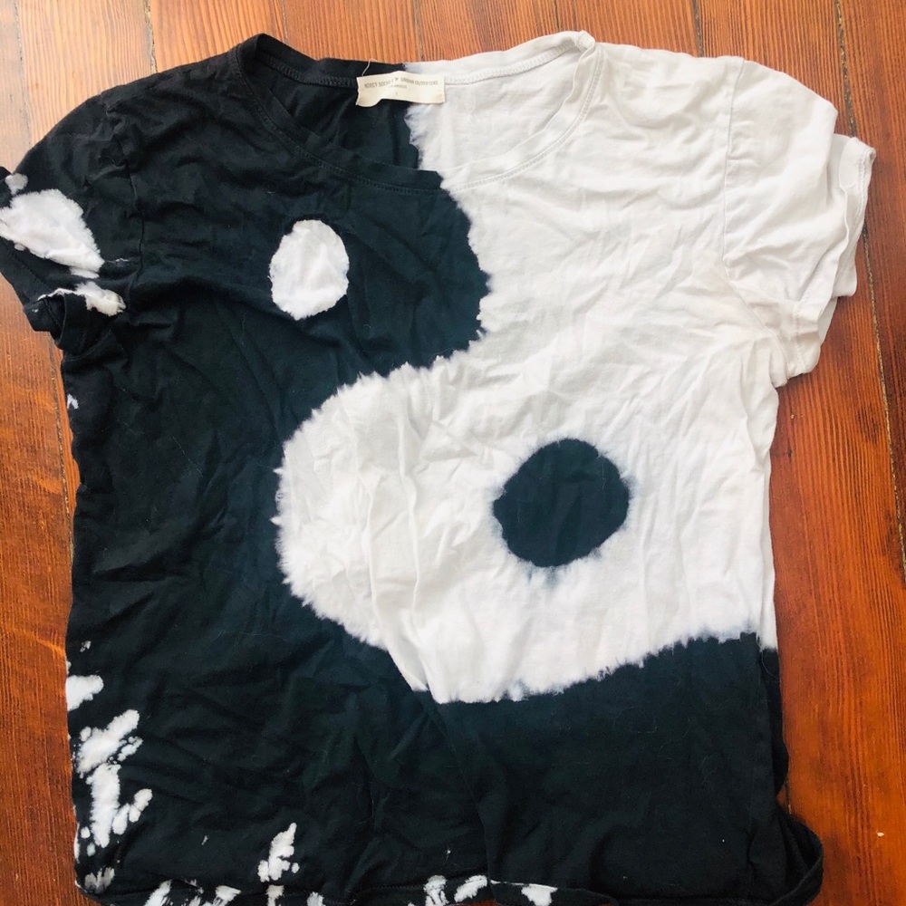 UO t shirt